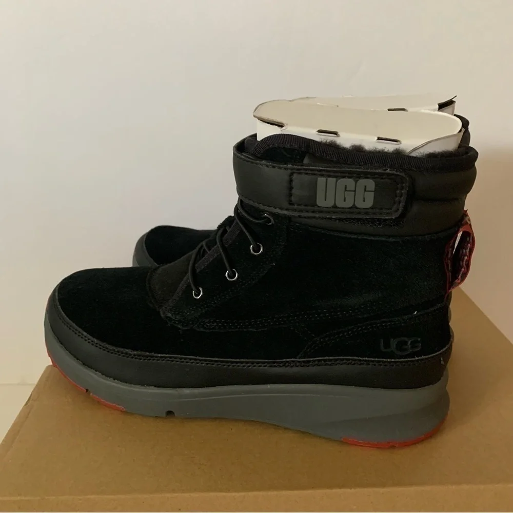 NIB. UGG Grade School Kids Arren Weather Boots